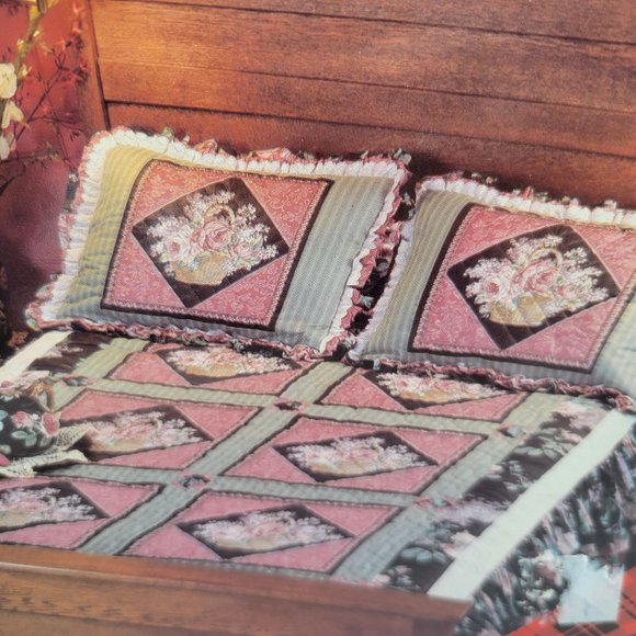 Victorian Quilting Quilt Pattern Book 18 Quilt Projects by Ruth Romaker - Picture 3 of 8